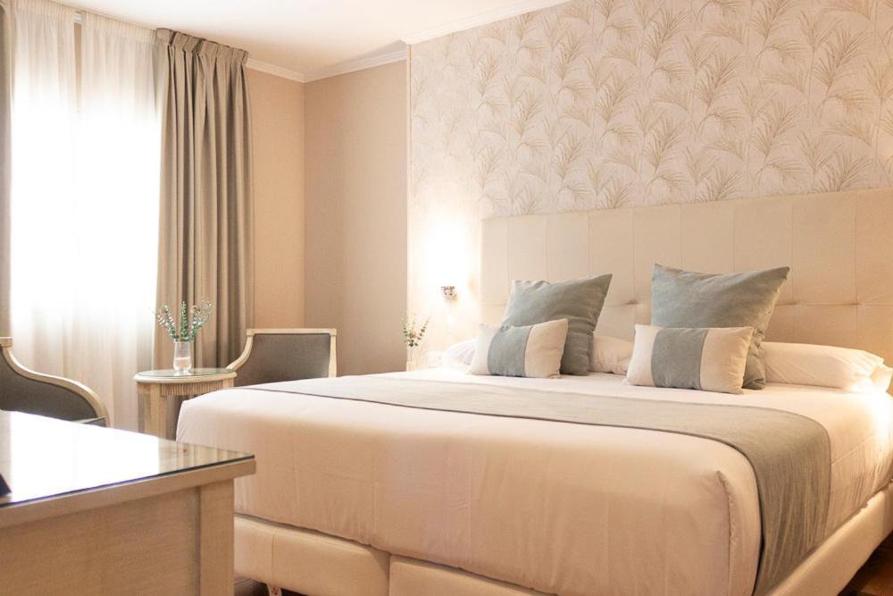 Alboran Algeciras Hotel Buitenkant foto